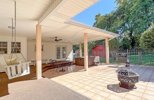 Shelbyville House | tSouthern Comfort Oasis