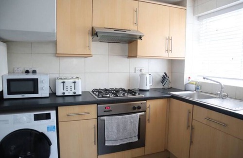 Nightingale Apartment | TTSA- Essential 1 Bedroom Apt Balham-Free Parking