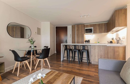 Apoquindo Apartment | Tu aventura urbana: 2D/2B en Las Condes