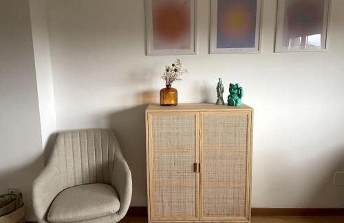 Distrito Oeste Apartment | Tu hogar con vistas al mar y parking en Gijón