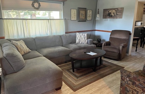 McCloud House | Tucci House - Cozy Historic Home - Sleeps 10