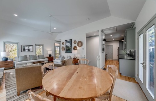 Tiger House | Tuckaway Cottage – Secluded Romantic Cottage
