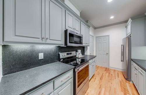 Tiger House | Tuckaway Cottage – Secluded Romantic Cottage