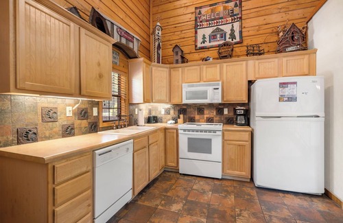 Branson Theater District Cabin | Tucked-Away but Close to Everything! Walk-in Cedar Log Cabin