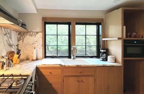 Montclair House | Tucked Away Family Friendly Home - Mins to Parks and Shops - Only 25 min to NYC
