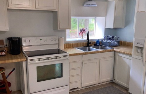Burton House | Tucked Away Newly Renovated 2 Bedroom/1 Bath, Sleep 8