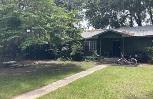 Burton House | Tucked Away Newly Renovated 2 Bedroom/1 Bath, Sleep 8
