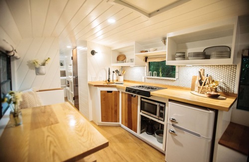 Summit House | Tucked Away Skoolie Experience #gloriatheskoolie