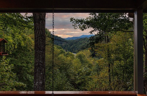 Whittier Cabin | Tucked Away Smoky Mountain Cabin