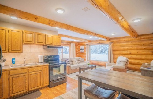 College House | Tucked Away Timber Lower Suite