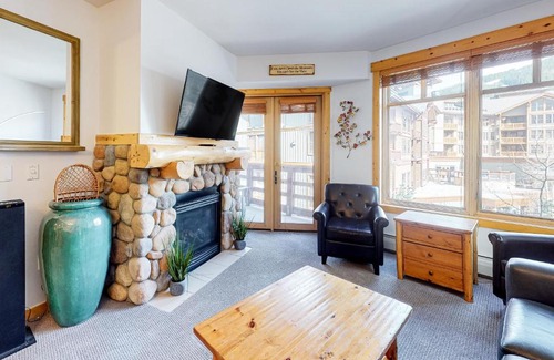 Copper Mountain Village Apartment | Tucker Mountain Lodge 307a
