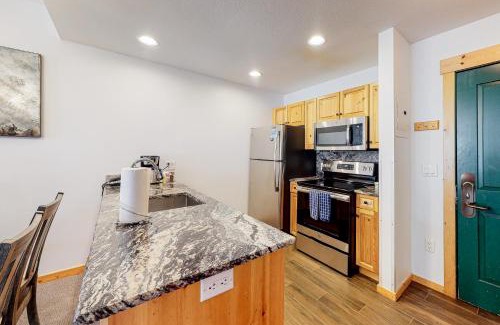 Copper Mountain Village Apartment | Tucker Mountain Lodge 307a