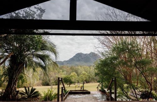 Rathdowney House | Tuckeroo Cottages - Blue Wren Cottage