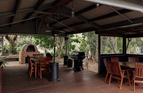 Rathdowney House | Tuckeroo Cottages - Blue Wren Cottage