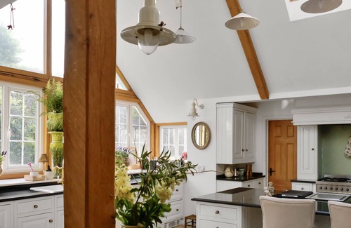 Newport Cottage | TUCKERS FARM, pet friendly, luxury holiday cottage in Gatcombe