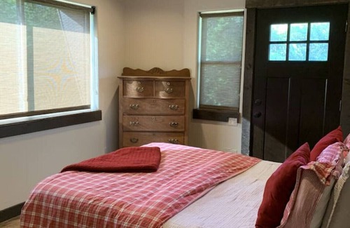 Paonia Other | Tuckers Tack Room Private Bedroom and Bathroom