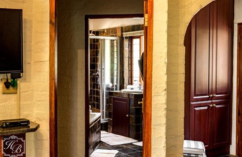 Mbombela Cabin | Tudor Cottage at Heysbrook