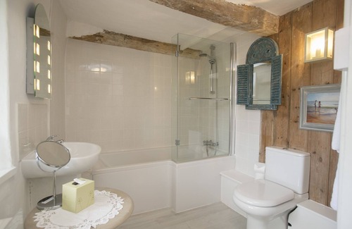 Frampton Bed & Breakfast | Tudor Cottage Bed & Breakfast Dorchester