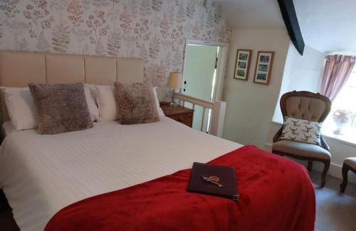 Bossington Bed & Breakfast | Tudor Cottage