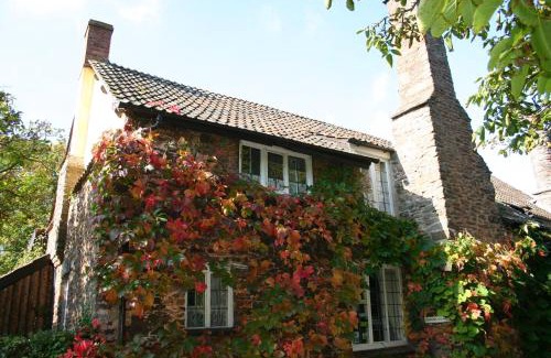 Bossington Bed & Breakfast | Tudor Cottage