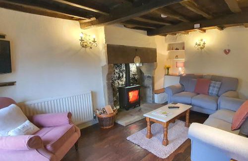 Foolow House | Tudor Cottage Hope Valley