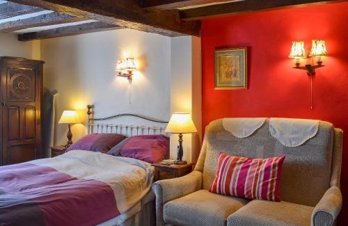 Romsey House | Tudor Cottage Studio