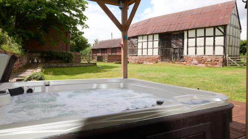 Dunhampton House | Tudor Manor and The Coach House