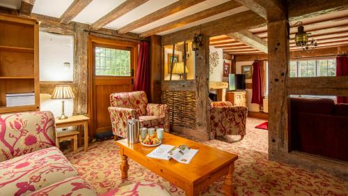 Dunhampton House | Tudor Manor and The Coach House