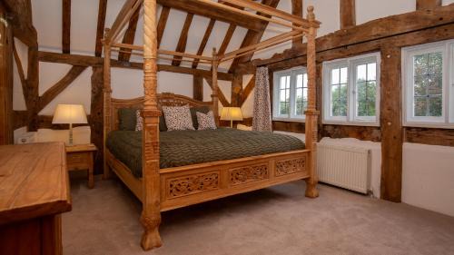 Dunhampton House | Tudor Manor and The Coach House