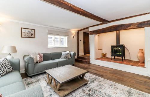 Chipperfield House | Tuffs Farm Cottage