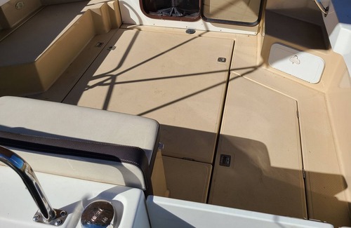 Montague Boat Rental | TUG BOAT WITH CHARACTER WITH GALLEY AND SLEEPING FOR 3