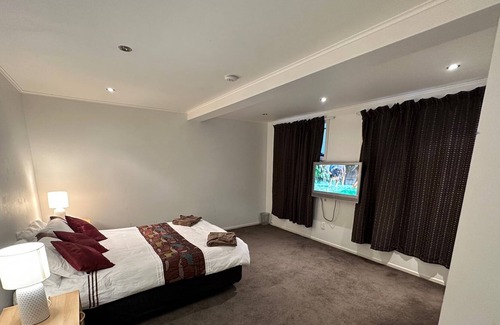 Waipahihi Apartment | Tui Appartment Taupo close to the great lake.