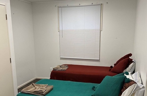 Waipahihi Apartment | Tui Appartment Taupo close to the great lake.