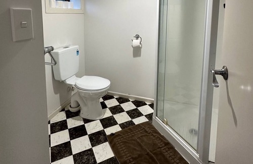 Waipahihi Apartment | Tui Appartment Taupo close to the great lake.
