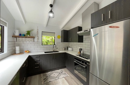 Onetangi House | Tui Cottage | Stay Waiheke