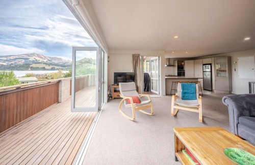 Duvauchelle House | Tui's Retreat - Duvauchelle Holiday Home