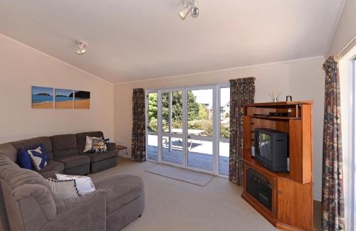 Tata Beach House | Tuis on Tata - Golden Bay Home Tata Beach
