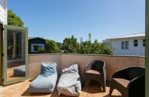 Hilltop House | Tuis Place, Spacious 3BR Retreat Near Town Centre