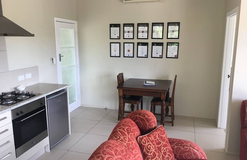 Havelock North House | Tuki Vineyard Cottage - luxury one bedroom villa overlooking vineyard