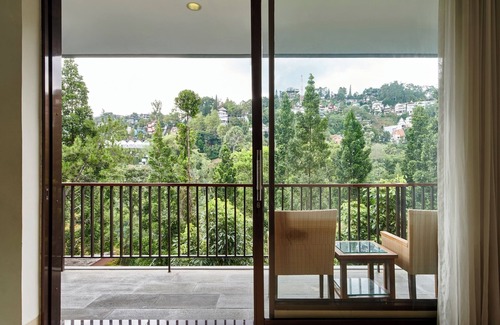 Bandung Villa | Tulip Hill View 5BR Villa With a Private Pool