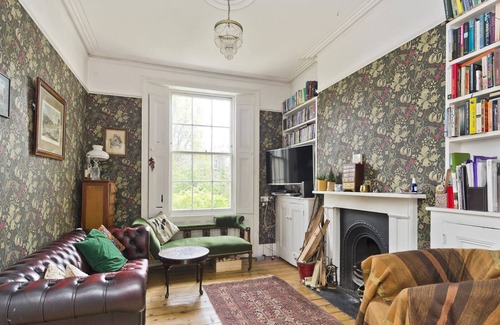 Junction House | Tulip Tapestry, by Veeve