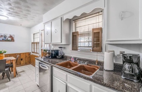Memphis House | Tulip Tree Cottage