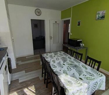 Orcival Apartment | Tulipe, appartement 5 personnes, entre Sancy et Volcans d'Auvergne