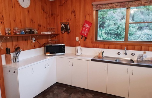 Tullah House | Tullah HideAway - Lakeside & Mountain Views