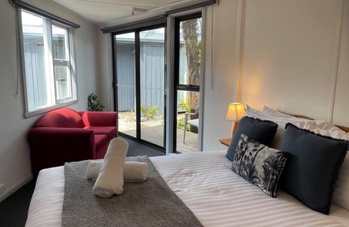 Tullah Hotel | Tullah Lakeside Lodge