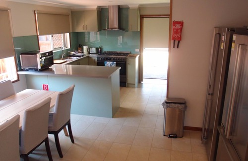 Tullamarine House | TullamarineCorporateShareHouse-5mins from everything