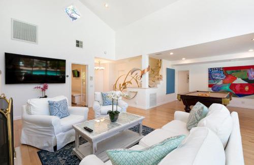 Beverly Hills House | Tullis Charm