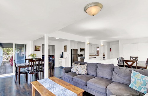 Jamestown House | Tulloch Lake House! Panoramic Views, Private Dock & Hot Tub