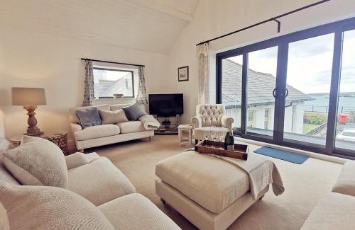 Trearddur Bay House | TULLOCHSIDE-4 BED-SEA FRONT -RAVENSPOINT ROAD