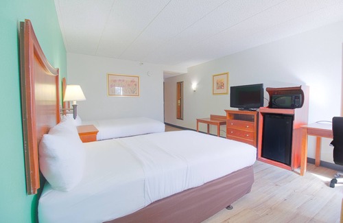 Tulsa Hotel | Tulsa Square Hotel Central, I-44 By OYO